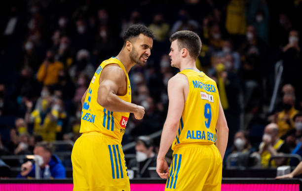 年轻球员崭 年轻球员崭