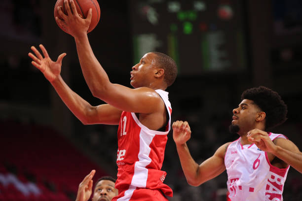 同龄人的成 同龄人的成