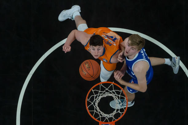 表现尤为突 表现尤为突