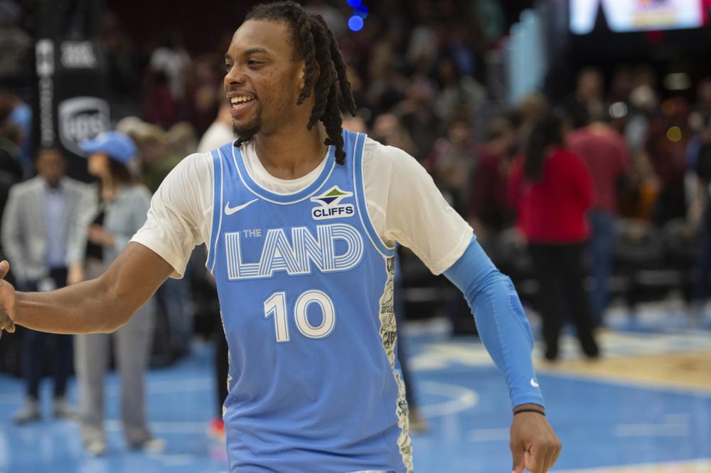 他牵制戈贝 他牵制戈贝